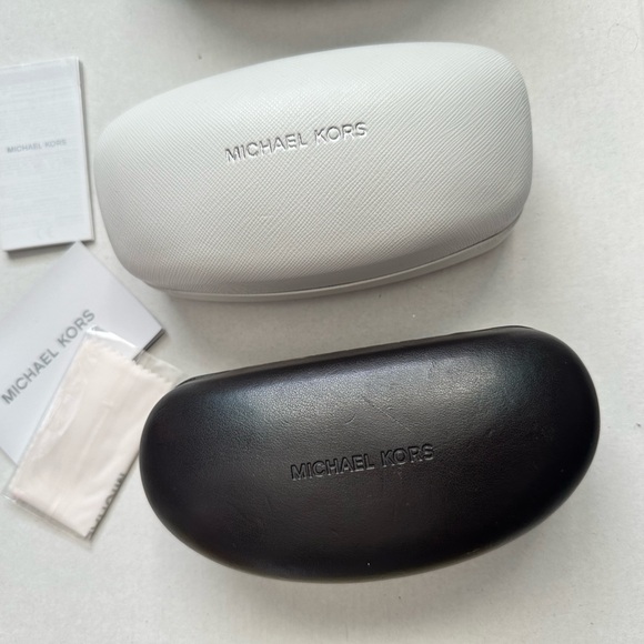 Micheal Kors eyeglass case - Picture 1 of 1